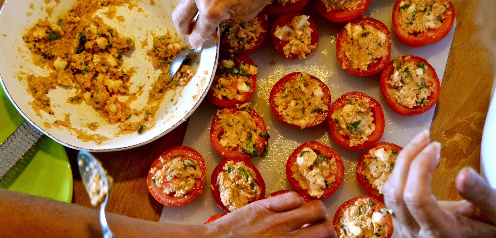 Roasted stuffed tomatoes