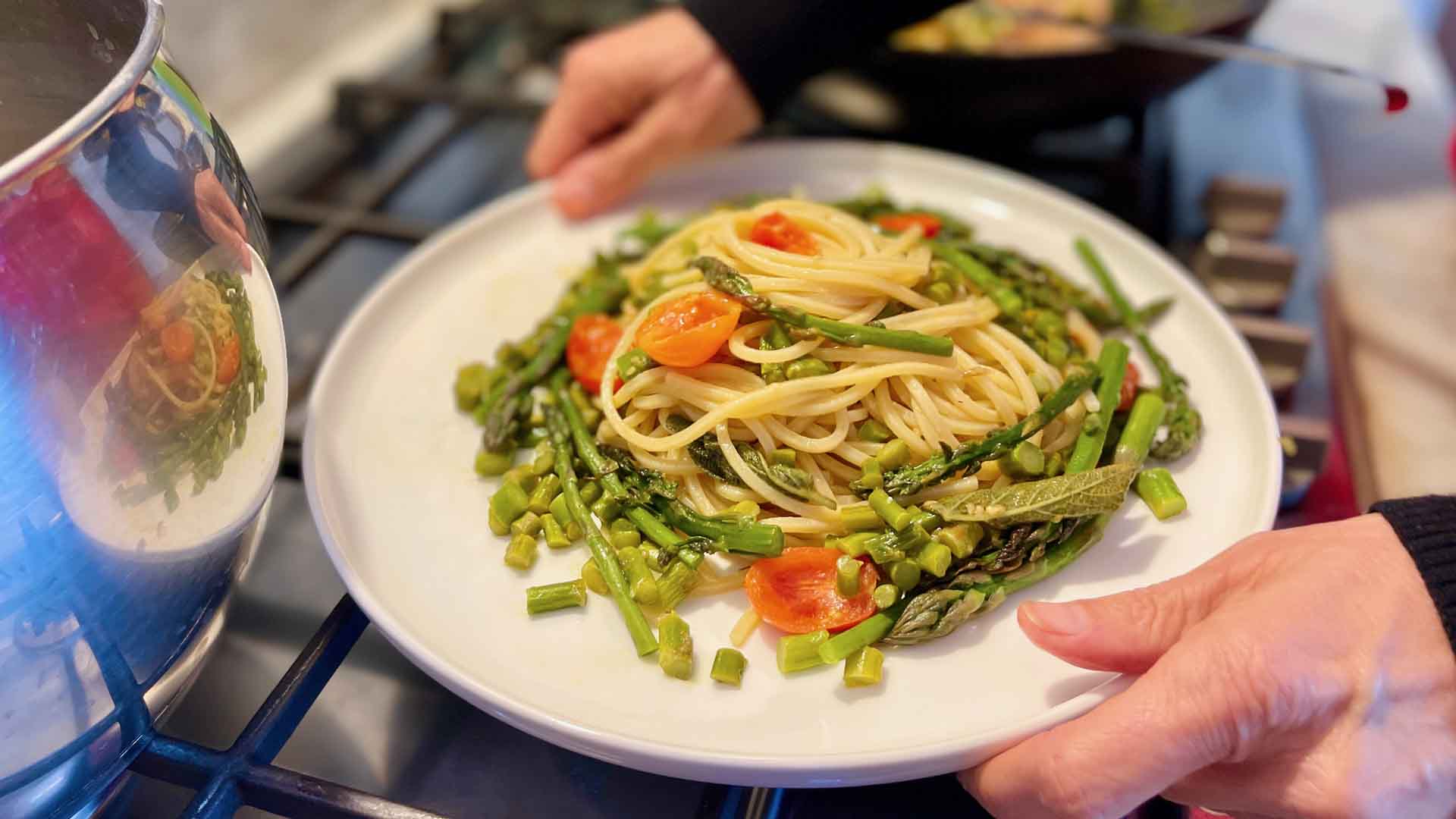 Asparagus Sauce with Sage and Tomatoes